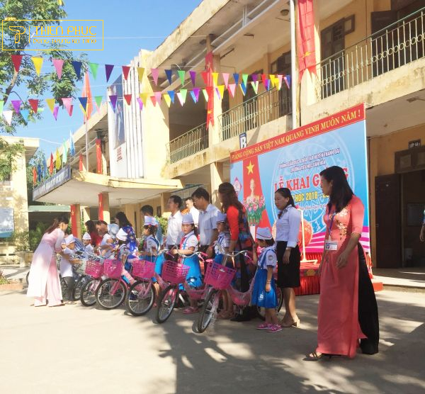 cong-ty-cp-duoc-thao-thien-phuc-tang-xe-dap-cho-hoc-sinh-truong-tieu-hoc-dan-hoa-ngay-tuu-truong.