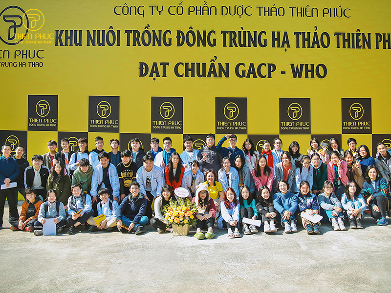 Dược thảo Thiên Phúc chào mừng đoàn học sinh Chuyên KHTN tới tham quan, tìm hiểu mô hình nuôi trồng ĐTHT